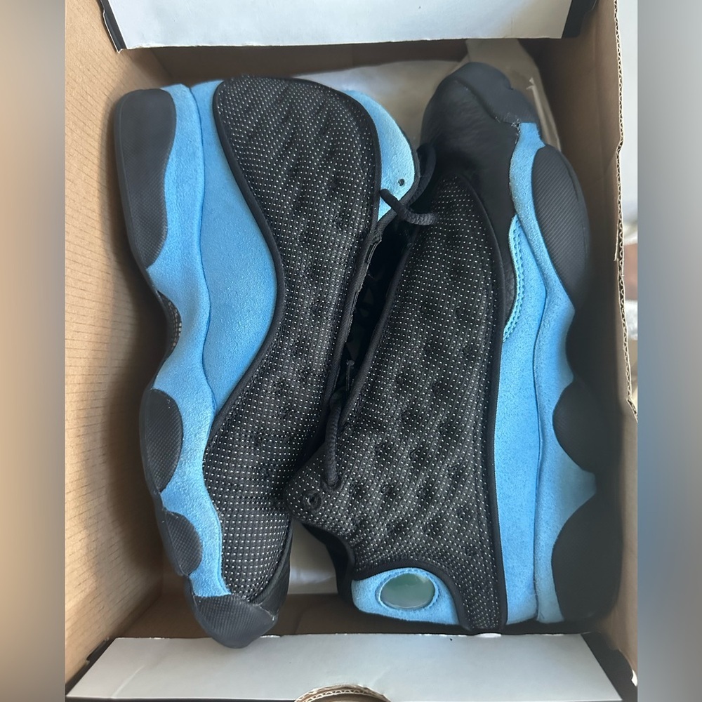 Jordan 13 Retro Black University Blue (GS) – Used – Size 7Y/W 8.5 884129-041